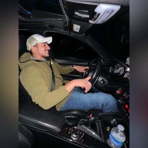 Meet your Posher, Raymond